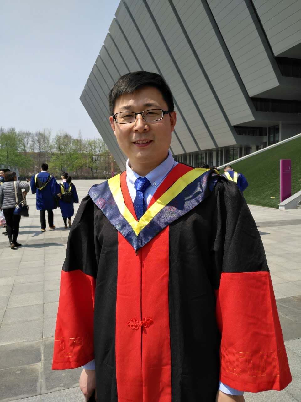 Professor Sijie Niu